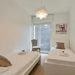 Huswell - Cosy Family With Parking Near The Apartment