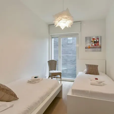 Huswell - Cosy Family With Parking Near The Apartment