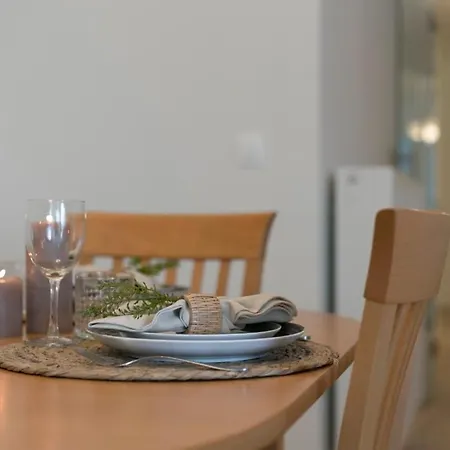 Apartment Huswell - Cosy Family With Parking Near The